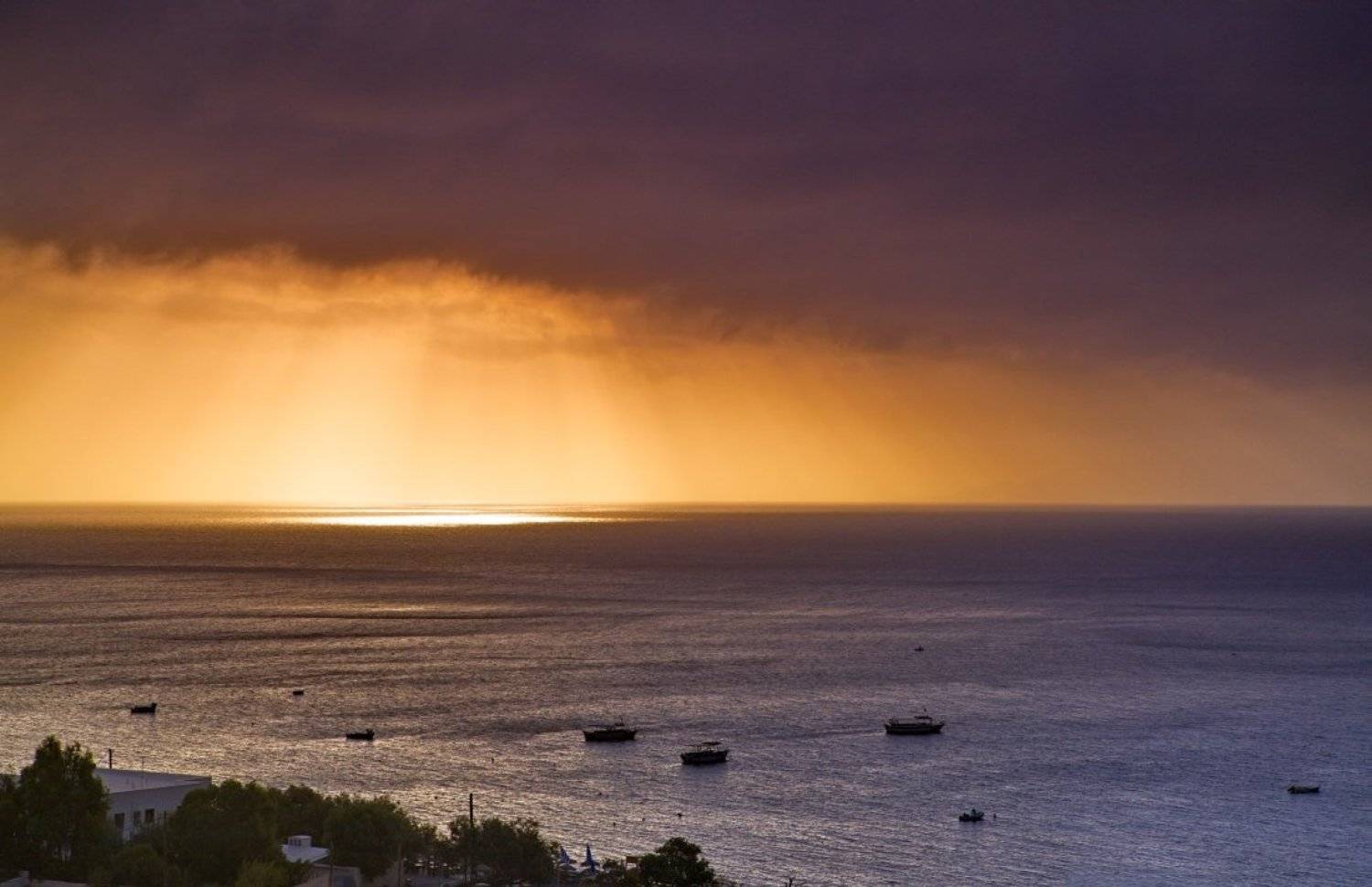 санторини, Олег Потехин