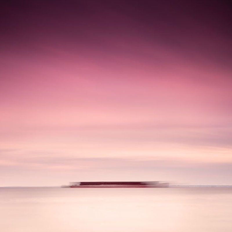 минимал, пейзаж Корабль-призрак фото превью