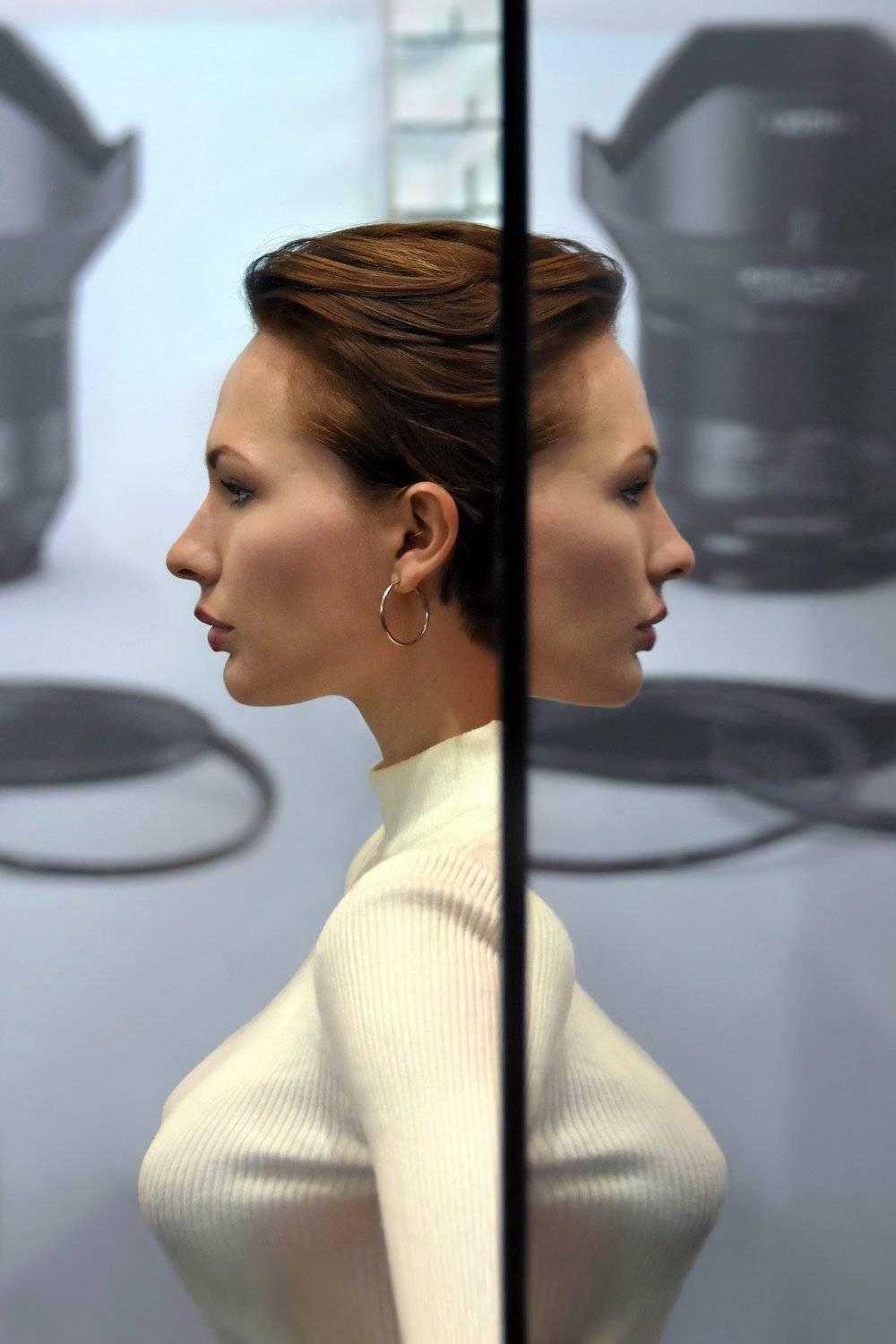 woman, mirror, reflection, exhibition, paris, salon, photo, face, double, portrait, spontaneous, profile, Endegor