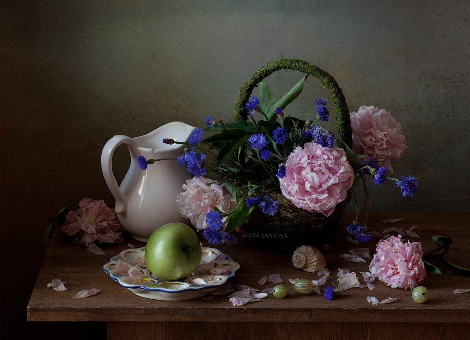 натюрморт, цветы, пионы, васильки, лето, композиция, свет, цветение, грусть, настроение, Алина Ланкина