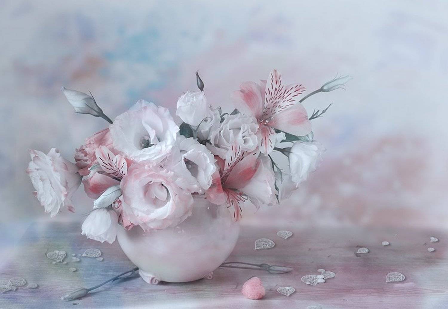 натюрморт букет ваза альстромерии деревянный стол голубой, Eлена Шовкопляс