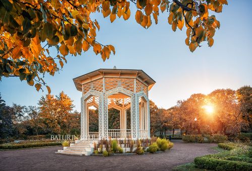 Беседка в парке