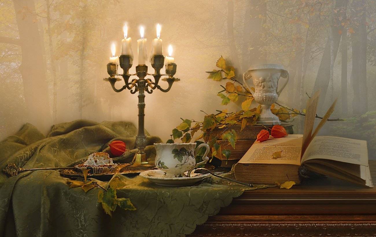 still life,натюрморт,фото натюрморт, осень, ноябрь, свечи, подсвечник, книга, фарфор, кофе, листья, Колова Валентина