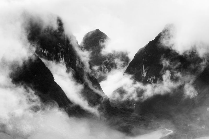 ngo cuong, dong van, ha giang, vietnam, black and white, landscape, moutain, cloud, smoke, indochina Dong Van - Ha Giang - Vietnam - By Ngo Cuog фото превью