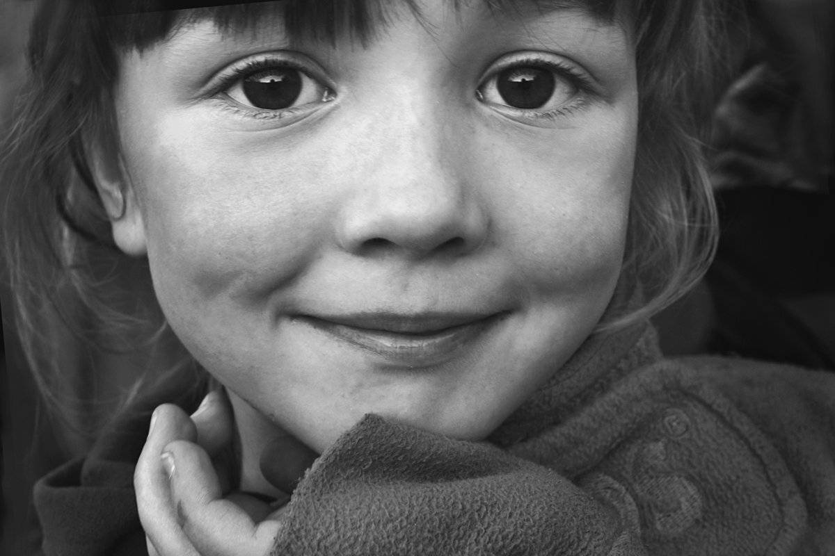 портрет, девочка, глаза, взгляд, чб, апатиты, Николай Смоляк