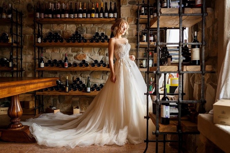 невеста, портрет, платье, свадьба, девушка, модель, погреб, вино погребок фото превью