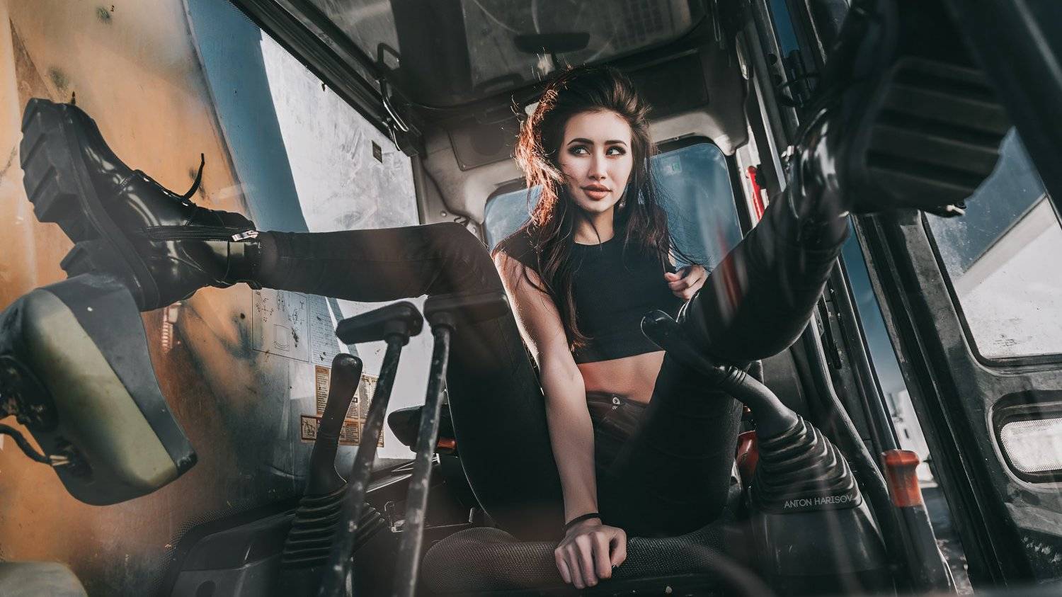 , Антон Харисов