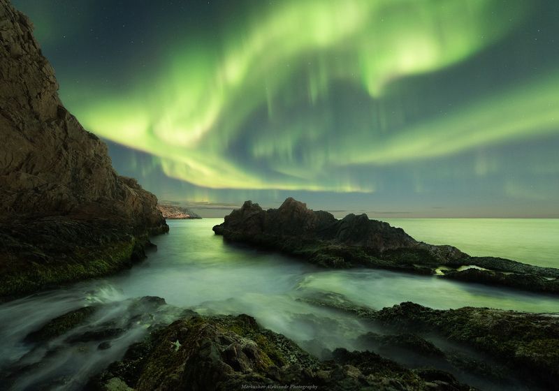 Скалистый берег фото превью