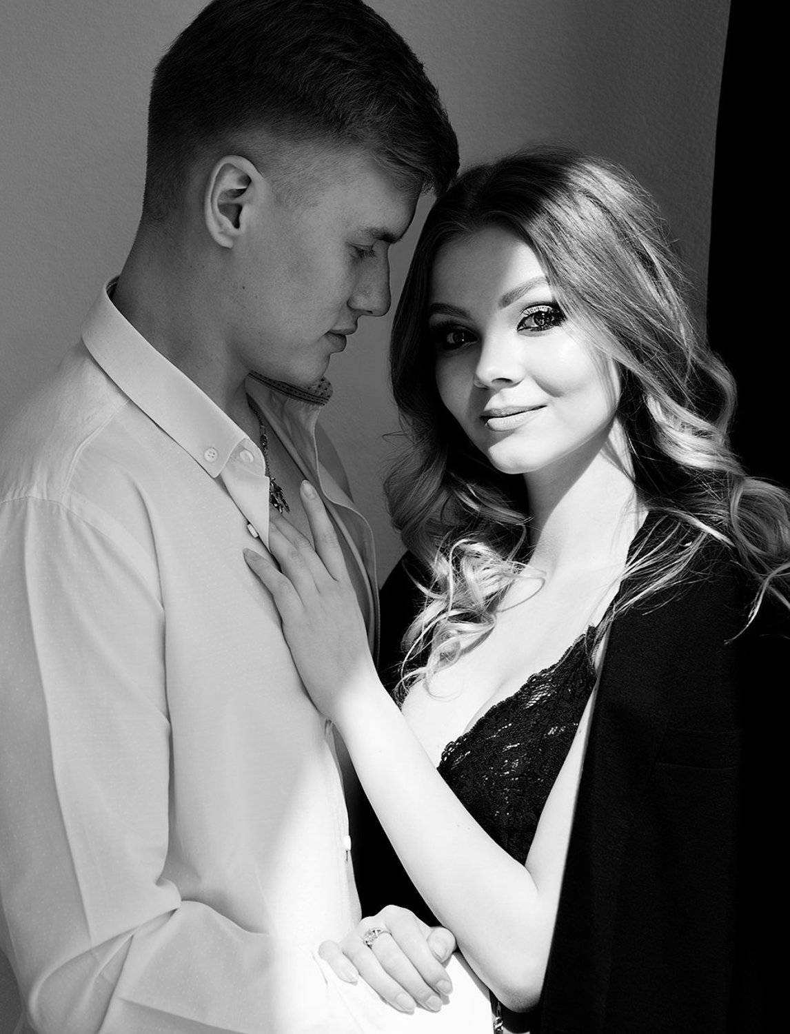 любовь, пара, красивые, ребята, взгляд, любимая, девушка, парень, двое, чб, черно-белое, Дарья Комарова