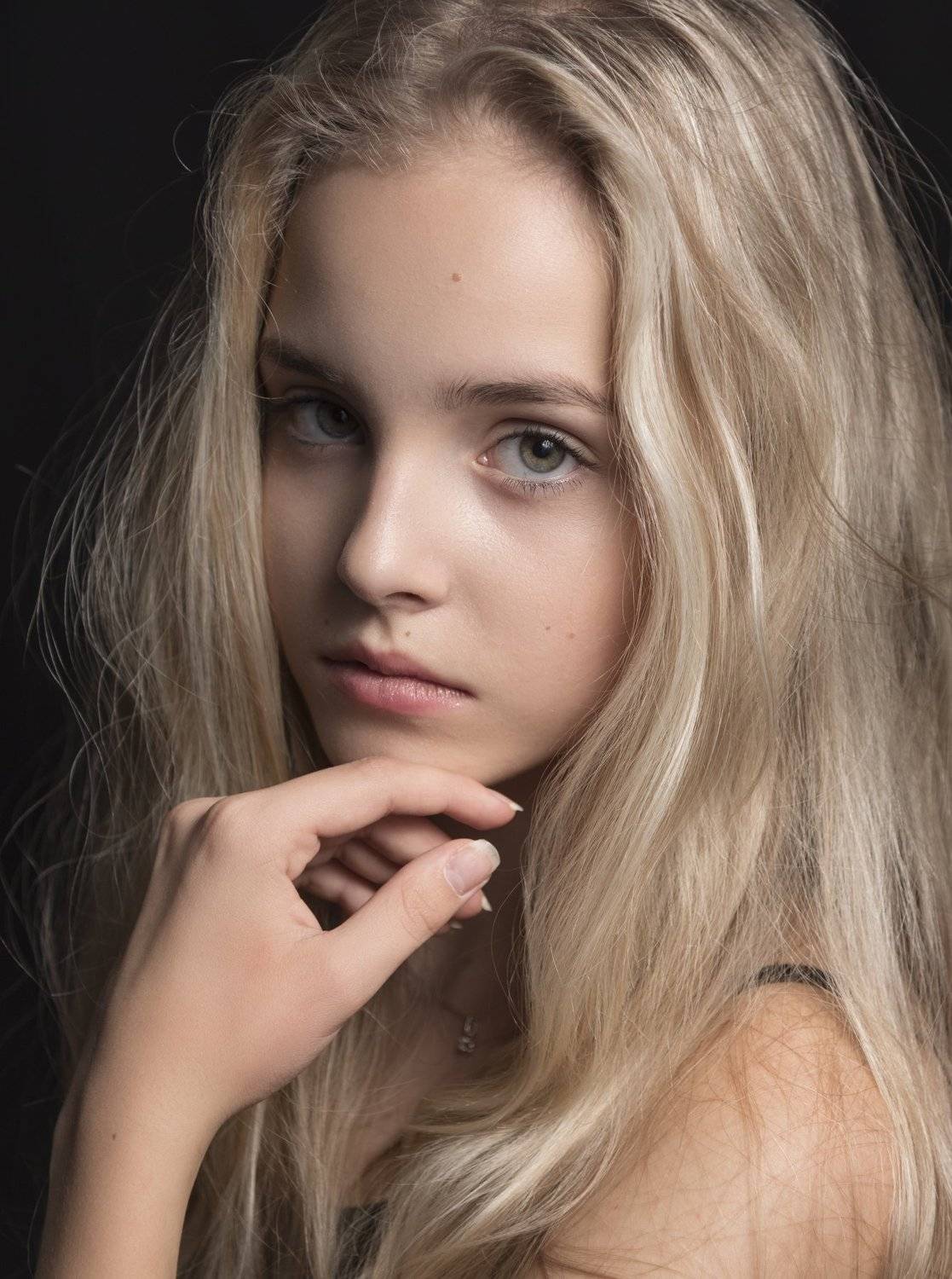 портрет , взгляд ,красивая девушка , цвет ,волосы , красивые губы ,нежность , нежность ,portrait, Natalia Kholodova