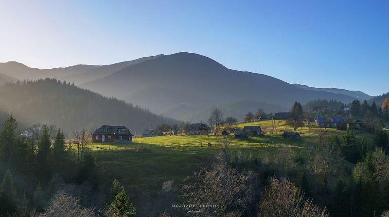 карпаты., украина., зима., пейзаж., снег., карпатский., гора., красивый., небо., природа., дерево., холод., мороз., путешествия., белый., сезон., ель., лес., фон., снежный., горы., зимний., утро., отдых., солнце., лед., изморозь., иней., сцена., синий., с Dzembronja Village фото превью