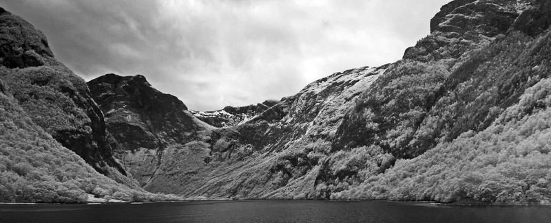 Норвегия, пейзаж, черно-белое, фьорд, инфракрасная фотография, панорама, ir, море Норвежские фьорды фото превью