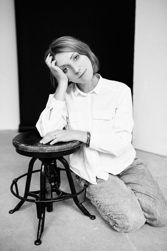 портрет Нино фото превью