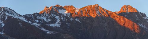 Про осенние сны величавых хребтов.