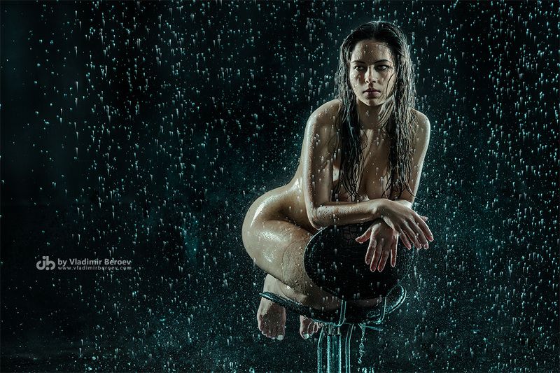 арт-ню, Владимир Бероеа, Vladimir Beroev, ню, nude, boduart, фотосессия, beauty, бьюти, aqua, голая, naked, фотосет, аквастудия, аквасъемка The Explosion of the Liquid. Scene 1 фото превью