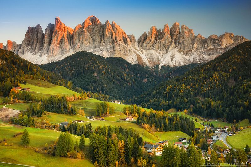 dolomites, dolomiti, italy, italia, amore, alps, landscape, light, rocks, mountains, shadows, beautiful, santa, magdalena, funes The last brush with light фото превью