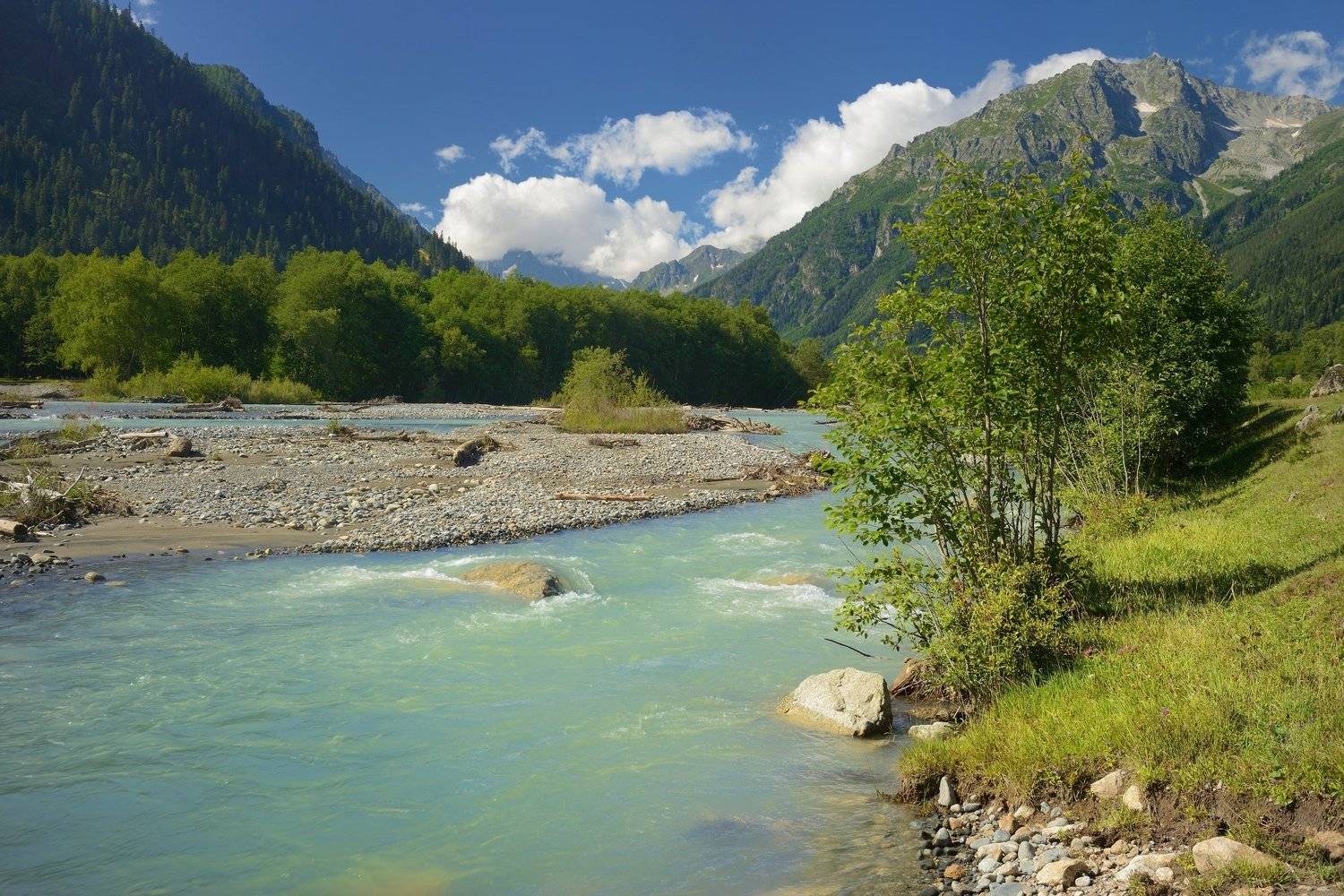 горы лето аксаут река, Александр Жарников