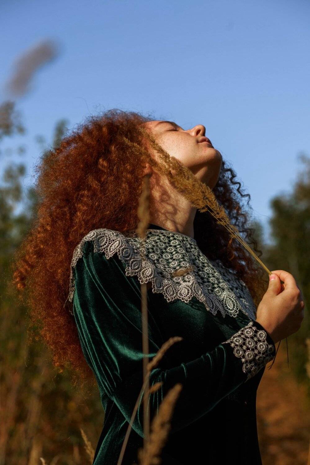 портрет рыжая веснушки девушка небо солнце, Marie Dashkova