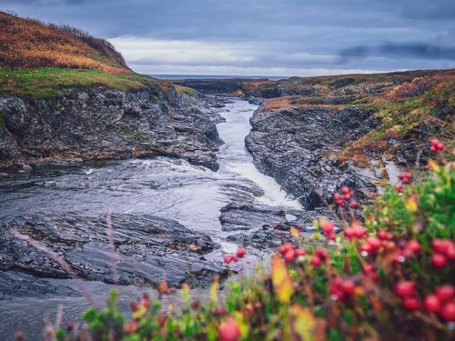 Waterfall on Rybachiy peninsula