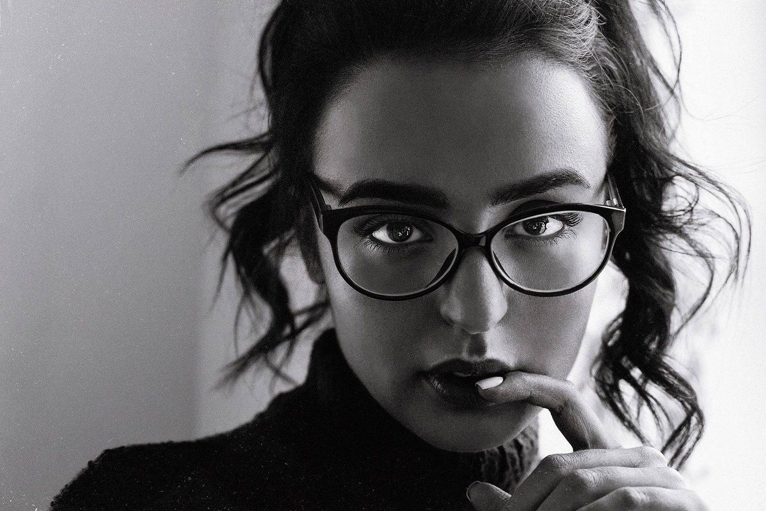 девушка,чб,портрет,глаза,взгляд,очки,образ,черно-белое, Светлана