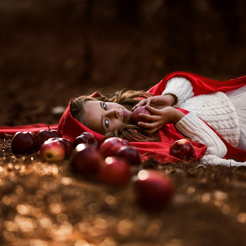 свет, лес, портрет, ребенок, яблоко  фото превью