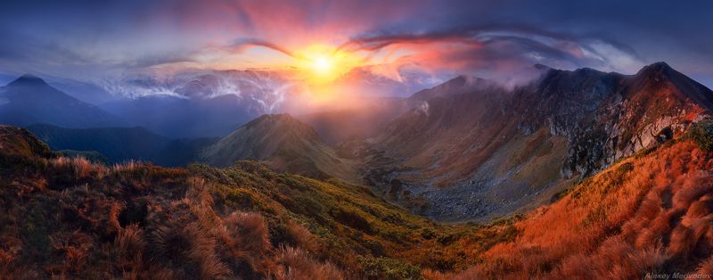 горы, карпати, карпаты, мармароси, ранок, рассвет, світанок, туман, утро, мармаросы, попіван, мармы, maramures, carpathians, mountains, ukraine Багровые рассветы осенние фото превью
