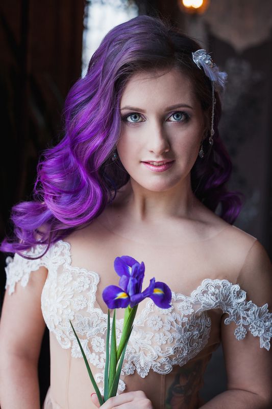 пеньюар, будуар, будуарная фотосессия, цветное фото, ирисы, яркий образ на фотосессию, идеи для фото  фото превью