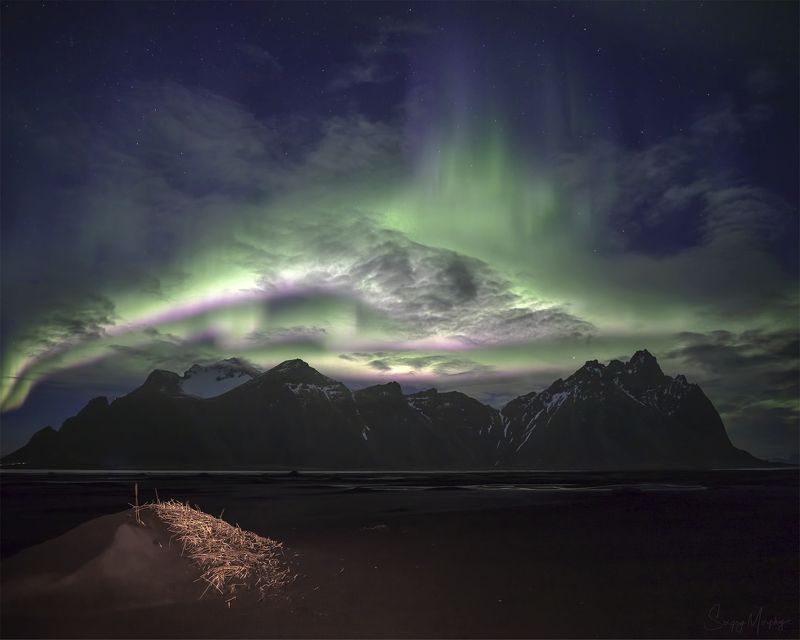 Crazy colours over Vestrahorn. Iceland. фото превью