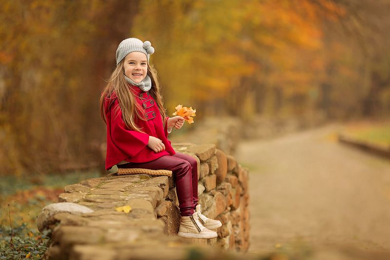девочка,  детская и семейная фотосессия, детский и семейный фотограф, радость, восторг, счастье, фотосессия, маленькие дети, детское фото, детский фотограф, детский и семейный фотограф ольга францева, детское фото, детская фотосессия, осень, лучший друг, Южная,теплая осень,не уходи... фото превью