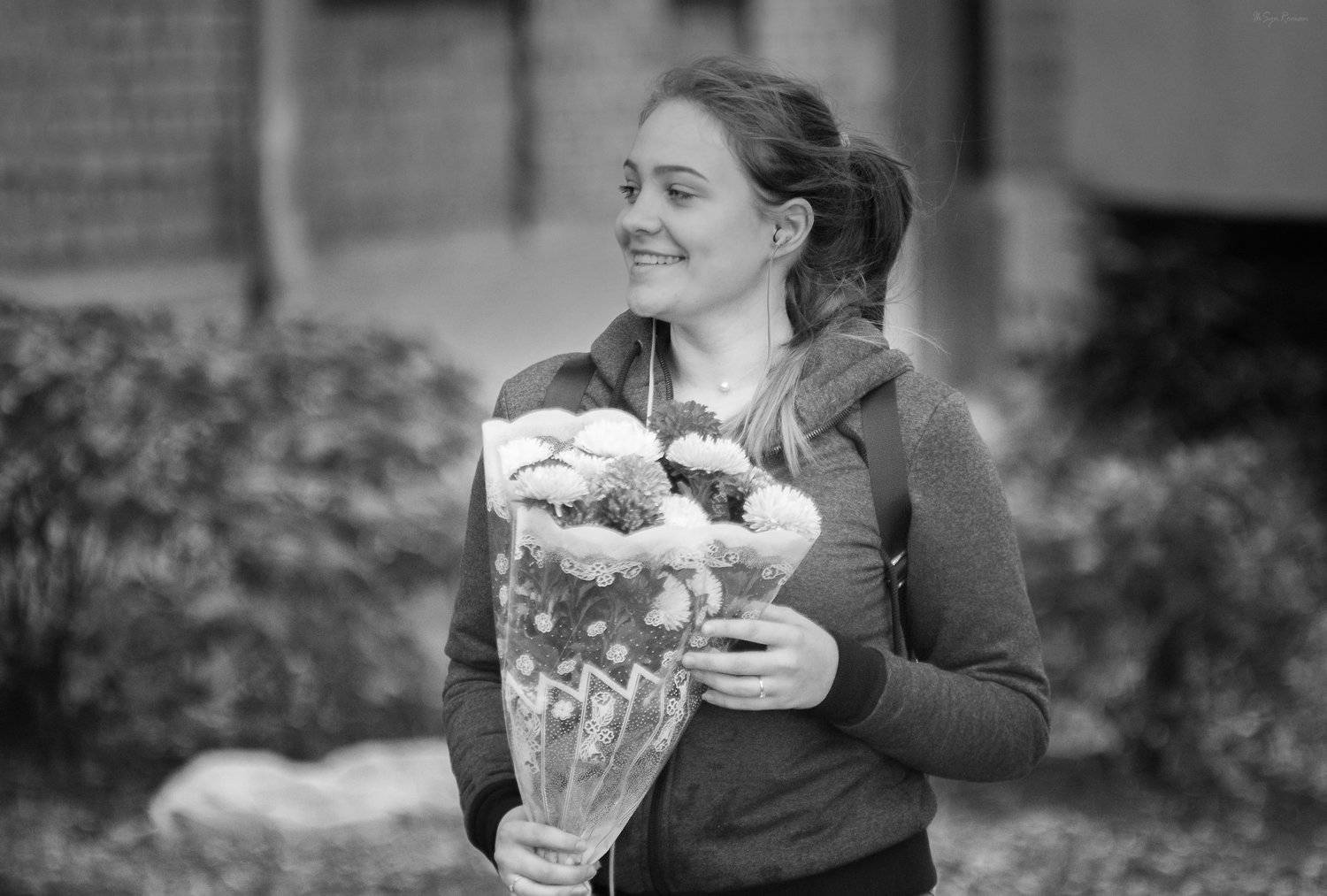 девушка,цветы,город,жанр,улица,портрет, Roma  Chitinskiy