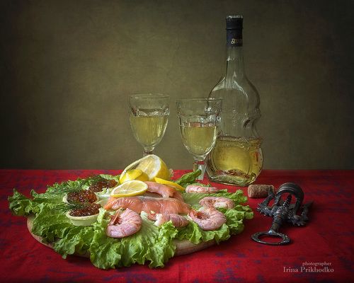 Натюрморт с морепродуктами и вином