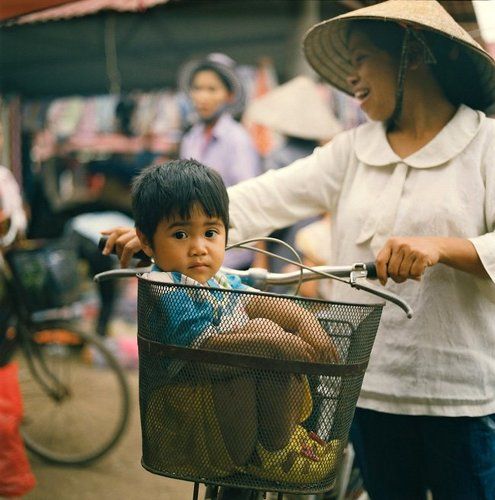 Go to market with mother.