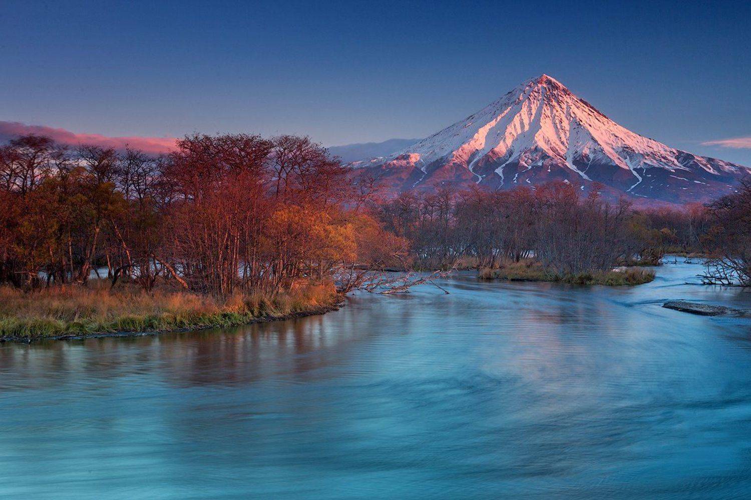 камчатка, пейзаж, вулкан, река, рассвет, природа, путешествие, осень, фототур, , Денис Будьков