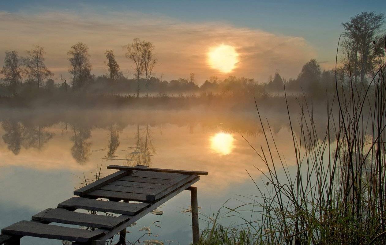 утро, рассвет, свет,  вода, берег, озеро, солнце, мостик, Валерий Чичкин