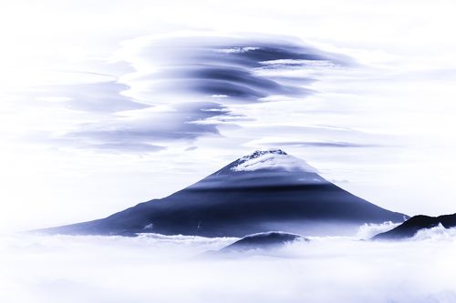 Mltilayer Lenticular Clouds