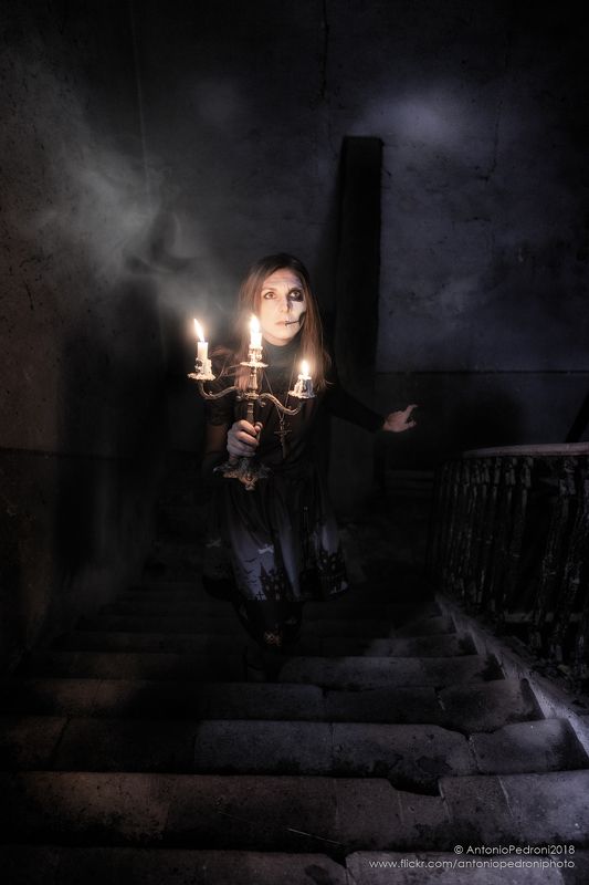candle, dark, stairway, model, modella, urbex, portrait, halloween the night is dark and full of terrors фото превью