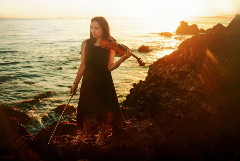 portrait fine art girl sea model sunset color She passed away alone at sea фото превью