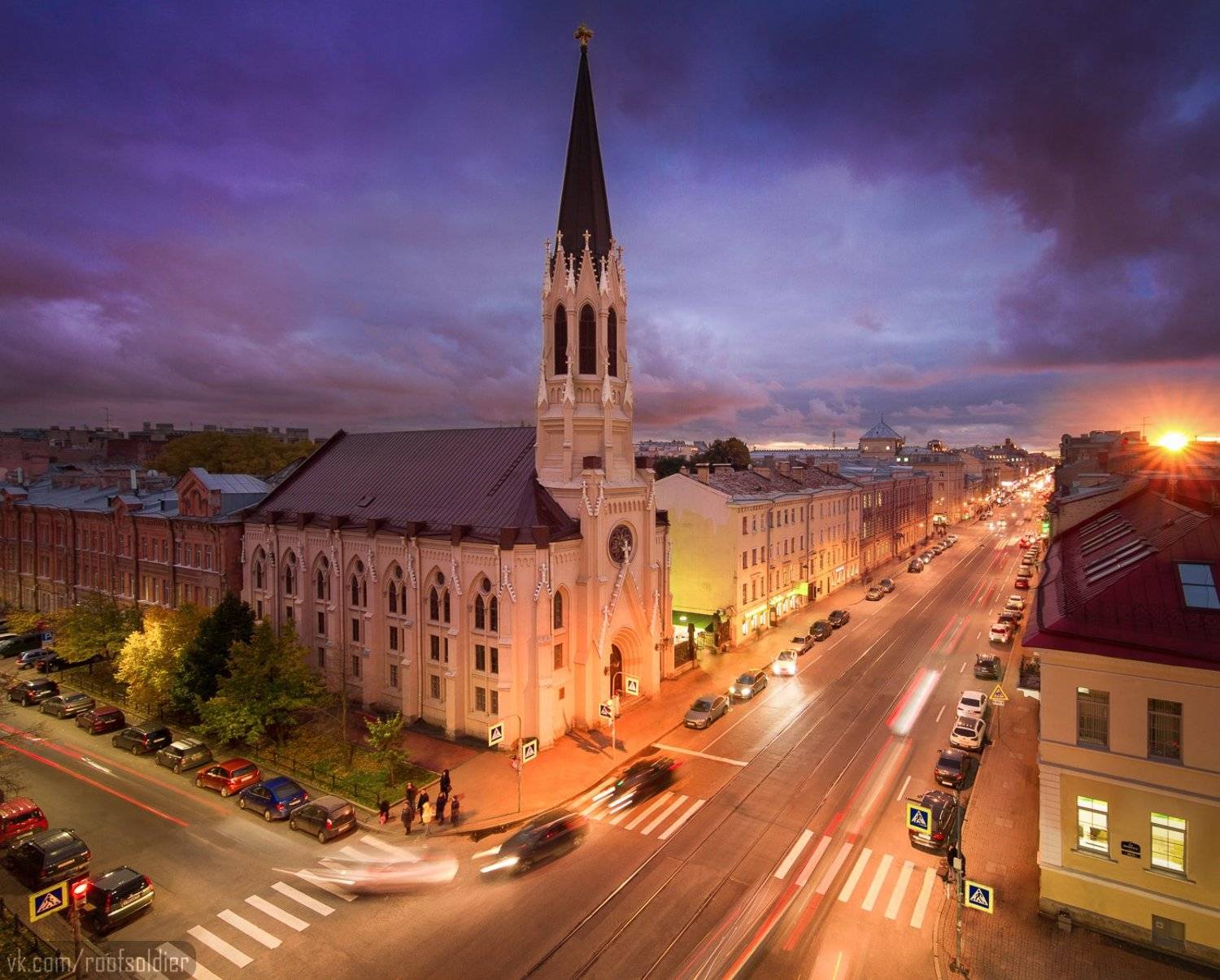 Город, пейзаж, закат, церковь, храм, крыши, Голубев Алексей