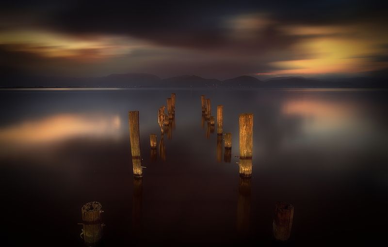 Sunrise at lake фото превью