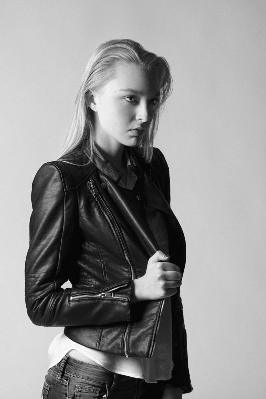 Portrait , Asen Andreev , Asen Andreev Photography , Light , Studio , B&W , Black & White , Monochrome , Contrast , Pose , Posing , Fashion , Model ,  Ivena  фото превью