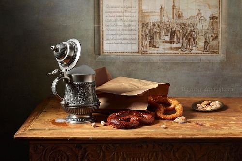 Пиво, брецель и орешки...