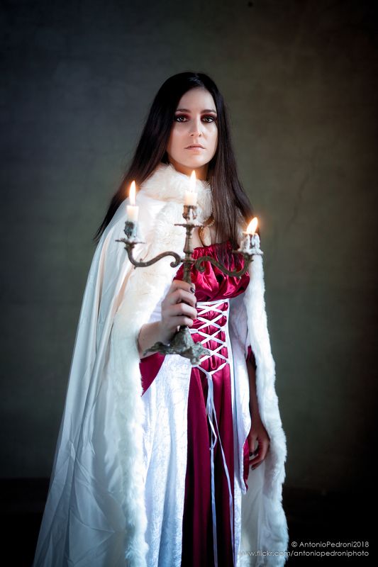 candles, girl, model, modella, urbex, portrait, costume, cosplay Lady Vanessa фото превью