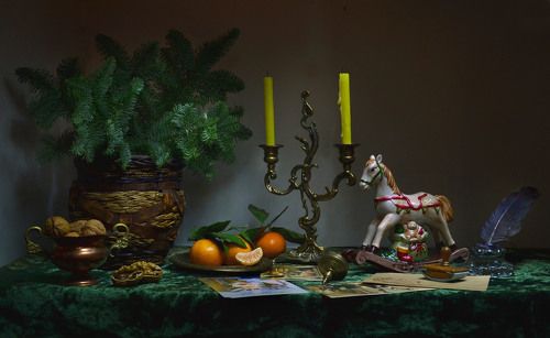 Зимою мир становится добрей...