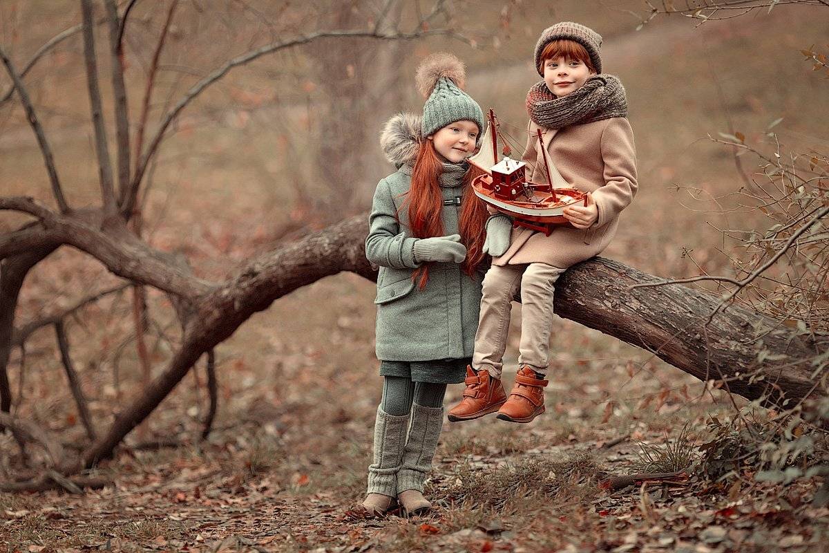девочка и мальчик,  детская и семейная фотосессия, детский и семейный фотограф, радость, восторг, дружба, любовь, мечта, маленькие дети, детское фото, осень, зима, Францева Ольга