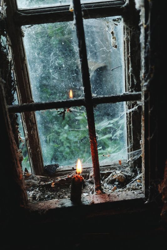 анна салтыкова, свеча, деревня, окно, заброшенное, паутина, упадок, осколки *** фото превью