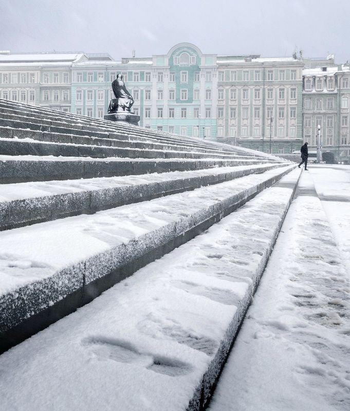 москва, достоевский, прохожий Подобие фигур фото превью