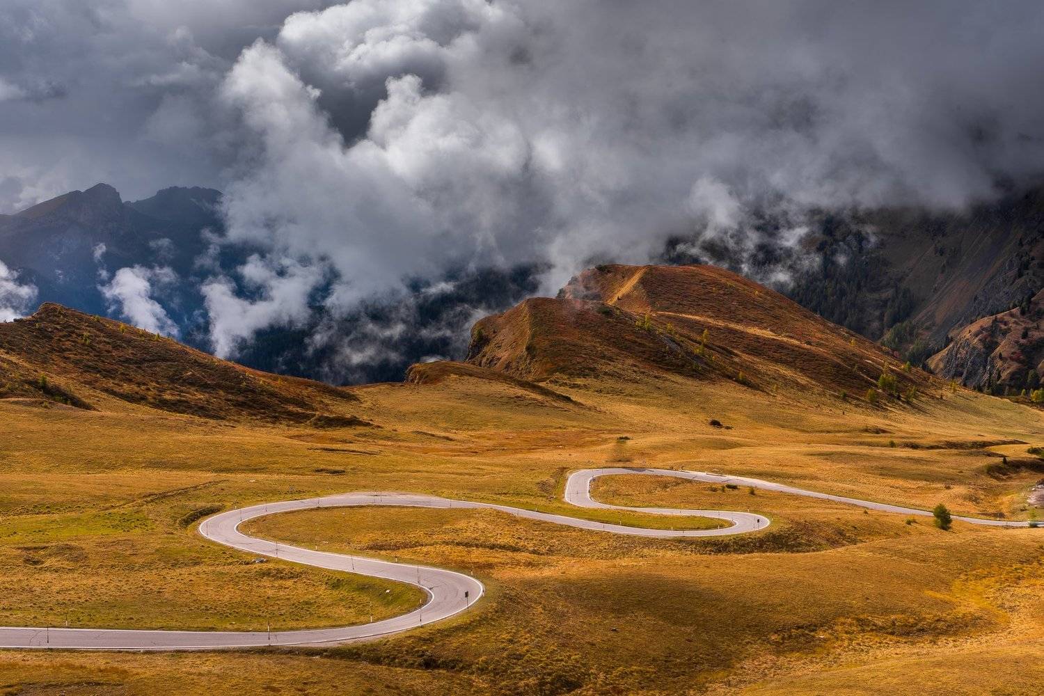 dolomites,dolomiten,dolomiti,curves,unesco,giau,passo,europe,italy,moutains,alto adige,tyrol, David Charouz
