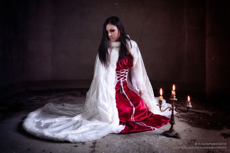 candles, model, modella, urbex, portrait, costume, cosplay The lady фото превью