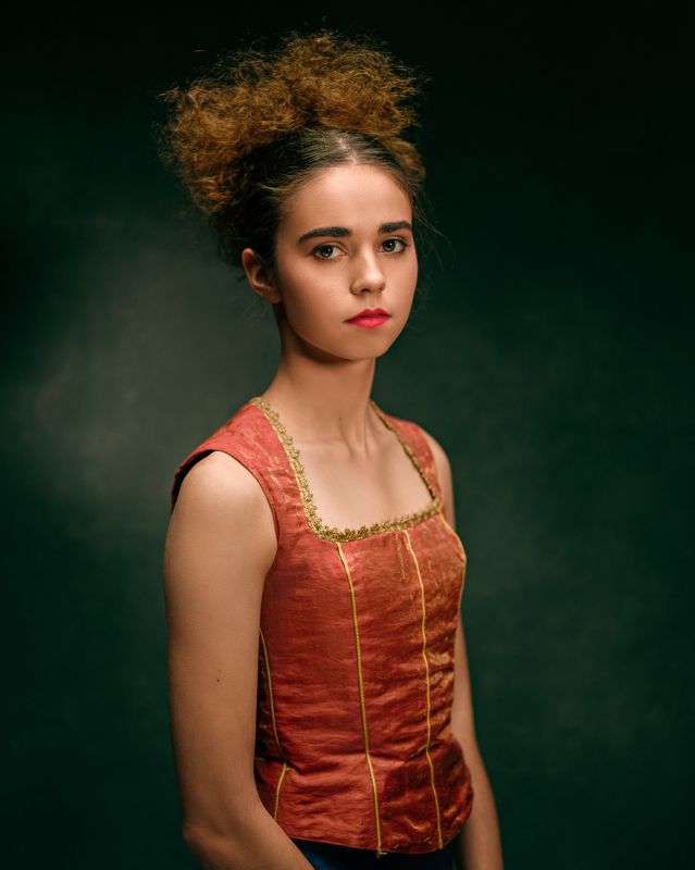 dancer, girl, vintage, portrait, face Young dancer in vintage costume фото превью