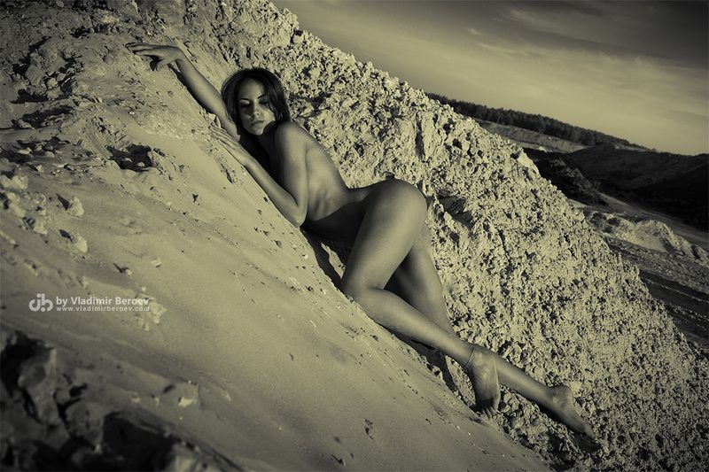 арт-ню, Владимир Бероеа, Vladimir Beroev, ню, nude, песок, фотосессия, beauty, бьюти, пленер, голая, naked Sandy Spirit. Scene 12 фото превью